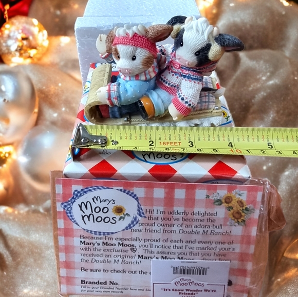 Mary's Moo Moos "It's Snow Wonder We're Friends" Limited Edition Figurine - Picture 7 of 8